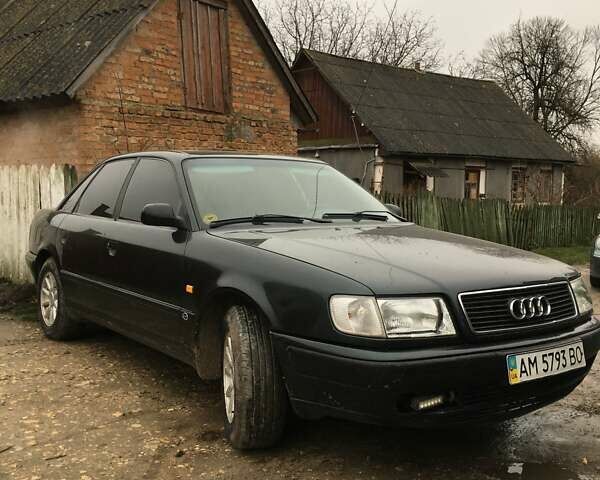 Зеленый Ауди 100, объемом двигателя 2.3 л и пробегом 300 тыс. км за 2800 $, фото 1 на Automoto.ua