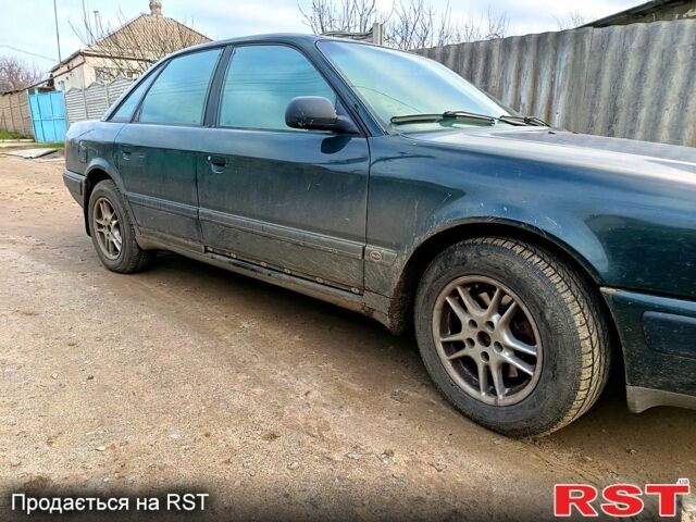 Зеленый Ауди 100, объемом двигателя 2.6 л и пробегом 300 тыс. км за 2000 $, фото 1 на Automoto.ua