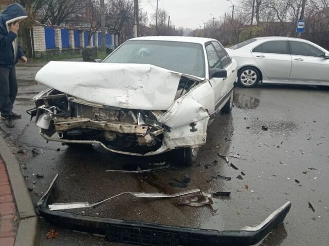 Білий Ауді 200, об'ємом двигуна 1.8 л та пробігом 100 тис. км за 500 $, фото 1 на Automoto.ua