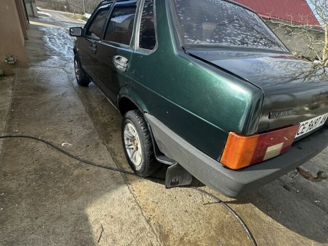 Синий Ауди 200, объемом двигателя 1.5 л и пробегом 300 тыс. км за 997 $, фото 1 на Automoto.ua