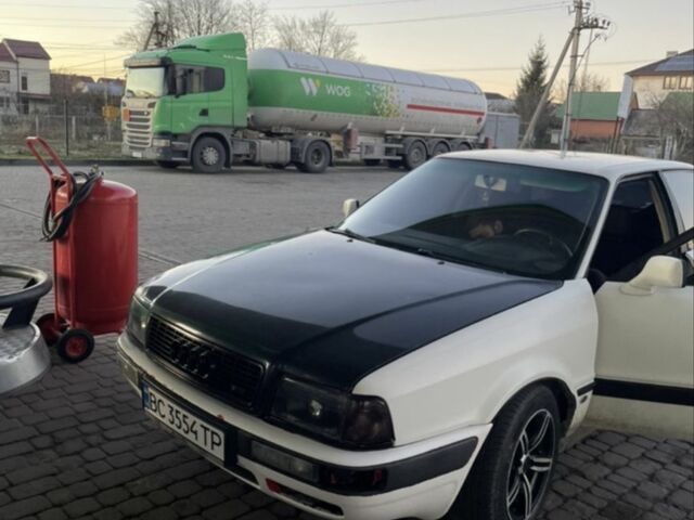 Белый Ауди 80, объемом двигателя 1.9 л и пробегом 999 тыс. км за 500 $, фото 1 на Automoto.ua