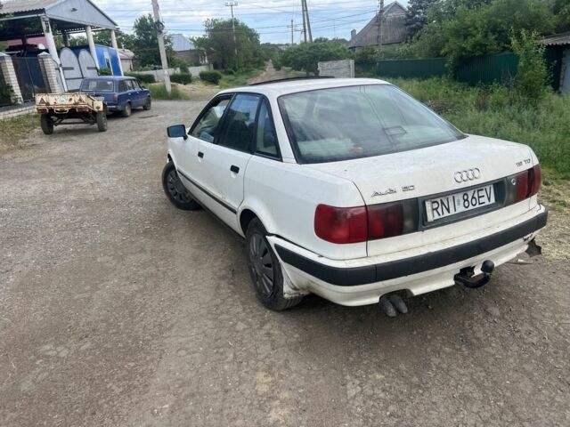 Белый Ауди 80, объемом двигателя 1.9 л и пробегом 300 тыс. км за 900 $, фото 1 на Automoto.ua