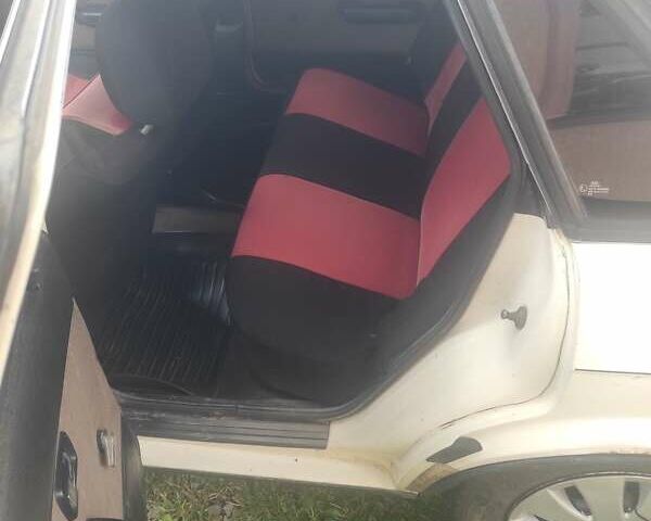 Белый Ауди 80, объемом двигателя 1.78 л и пробегом 200 тыс. км за 2000 $, фото 1 на Automoto.ua