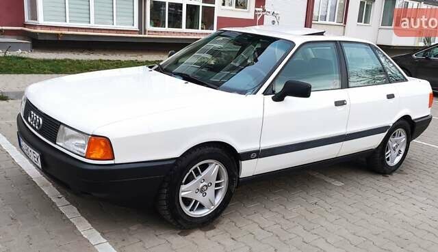 Белый Ауди 80, объемом двигателя 1.78 л и пробегом 180 тыс. км за 3000 $, фото 1 на Automoto.ua