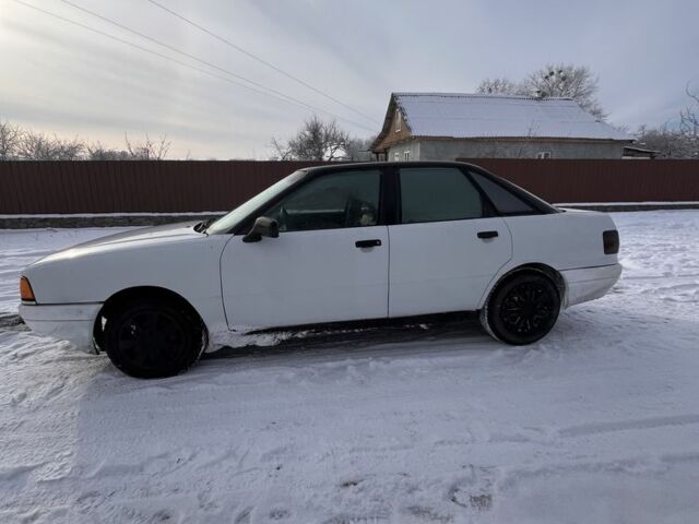 Білий Ауді 80, об'ємом двигуна 1.8 л та пробігом 300 тис. км за 1500 $, фото 1 на Automoto.ua