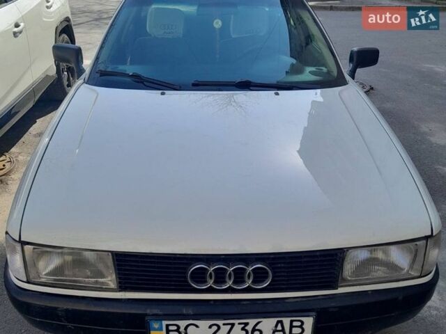 Белый Ауди 80, объемом двигателя 1.76 л и пробегом 300 тыс. км за 1200 $, фото 1 на Automoto.ua