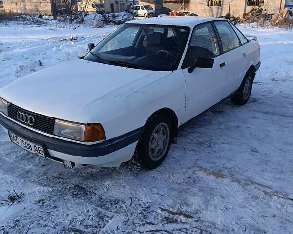 Белый Ауди 80, объемом двигателя 1.8 л и пробегом 250 тыс. км за 1650 $, фото 1 на Automoto.ua