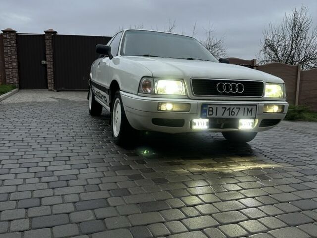 Белый Ауди 80, объемом двигателя 1.8 л и пробегом 270 тыс. км за 3000 $, фото 1 на Automoto.ua