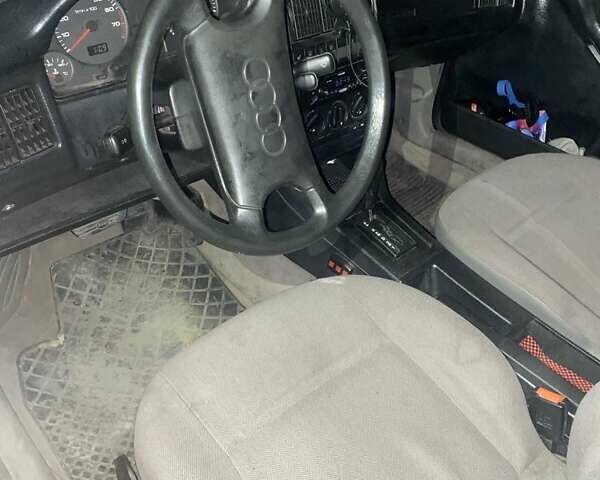 Белый Ауди 80, объемом двигателя 1.8 л и пробегом 403 тыс. км за 1789 $, фото 1 на Automoto.ua