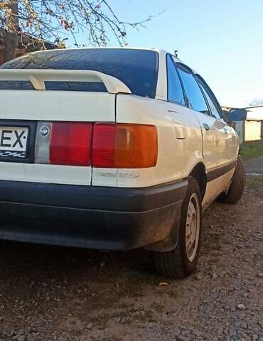 Белый Ауди 80, объемом двигателя 1.8 л и пробегом 270 тыс. км за 1650 $, фото 1 на Automoto.ua