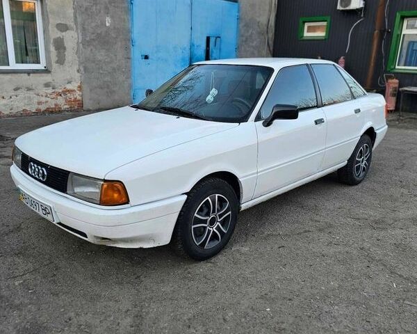 Белый Ауди 80, объемом двигателя 1.8 л и пробегом 271 тыс. км за 1300 $, фото 1 на Automoto.ua