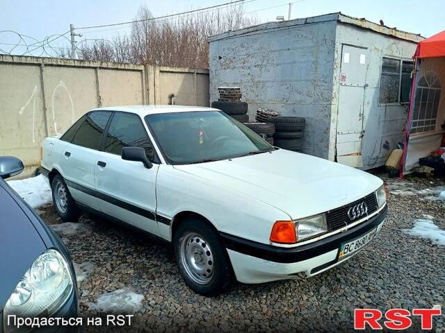 Белый Ауди 80, объемом двигателя 1.8 л и пробегом 200 тыс. км за 999 $, фото 1 на Automoto.ua