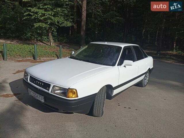 Белый Ауди 80, объемом двигателя 1.6 л и пробегом 261 тыс. км за 1650 $, фото 1 на Automoto.ua