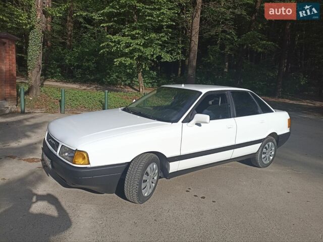 Белый Ауди 80, объемом двигателя 1.6 л и пробегом 261 тыс. км за 1650 $, фото 1 на Automoto.ua