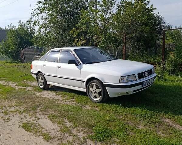 Белый Ауди 80, объемом двигателя 1.8 л и пробегом 380 тыс. км за 2400 $, фото 1 на Automoto.ua