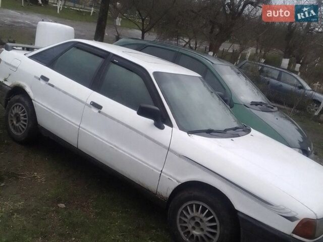 Белый Ауди 80, объемом двигателя 1.8 л и пробегом 370 тыс. км за 1000 $, фото 1 на Automoto.ua