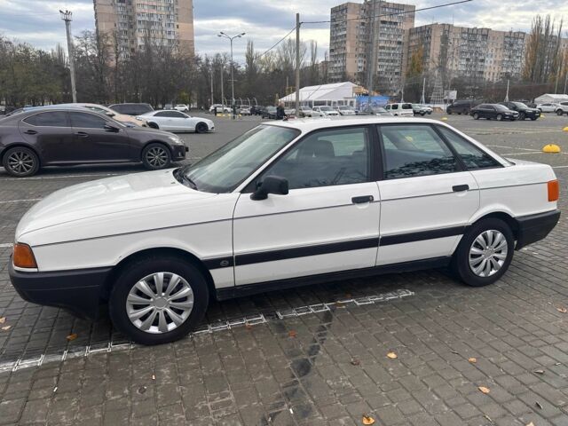 Белый Ауди 80, объемом двигателя 1.8 л и пробегом 200 тыс. км за 1400 $, фото 1 на Automoto.ua
