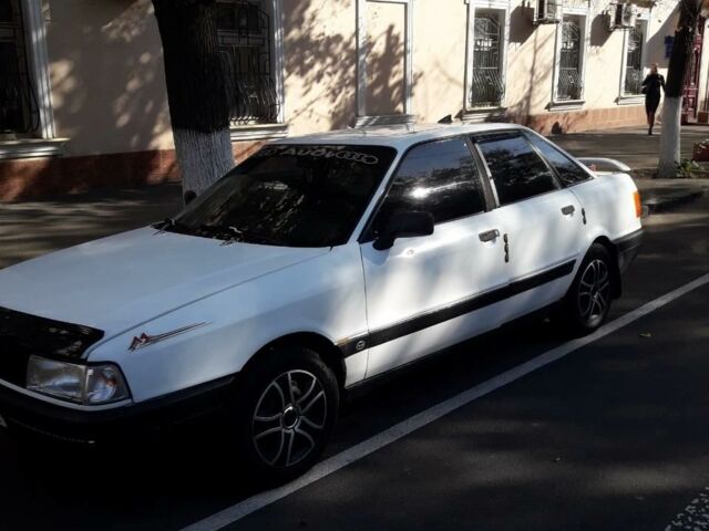 Белый Ауди 80, объемом двигателя 1.8 л и пробегом 200 тыс. км за 2000 $, фото 1 на Automoto.ua