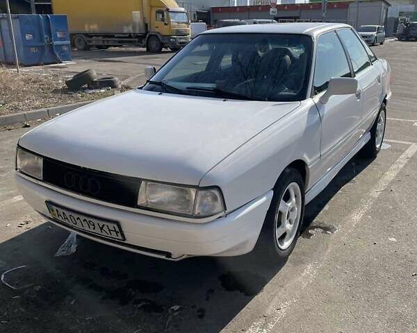 Белый Ауди 80, объемом двигателя 1.8 л и пробегом 376 тыс. км за 2300 $, фото 1 на Automoto.ua