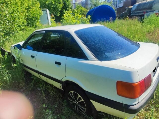 Белый Ауди 80, объемом двигателя 1.8 л и пробегом 300 тыс. км за 891 $, фото 1 на Automoto.ua