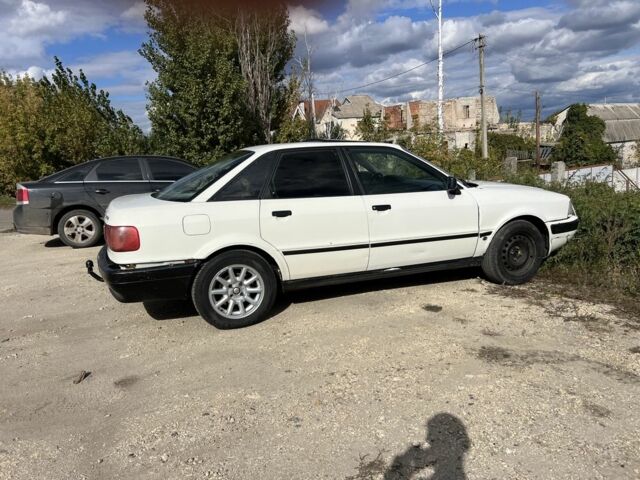 Белый Ауди 80, объемом двигателя 1.9 л и пробегом 300 тыс. км за 783 $, фото 1 на Automoto.ua