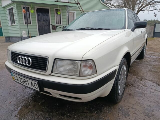 Белый Ауди 80, объемом двигателя 2 л и пробегом 187 тыс. км за 3950 $, фото 1 на Automoto.ua