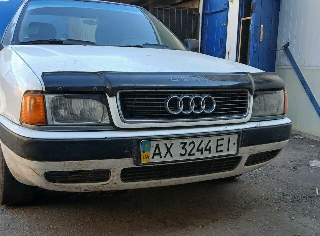 Белый Ауди 80, объемом двигателя 2 л и пробегом 270 тыс. км за 2244 $, фото 1 на Automoto.ua