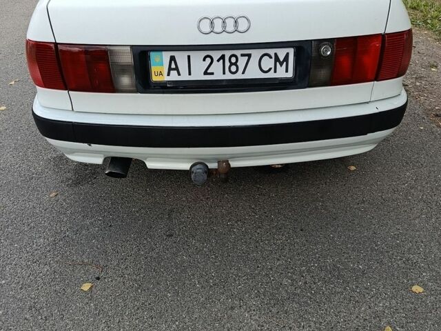 Белый Ауди 80, объемом двигателя 2 л и пробегом 520 тыс. км за 2200 $, фото 1 на Automoto.ua