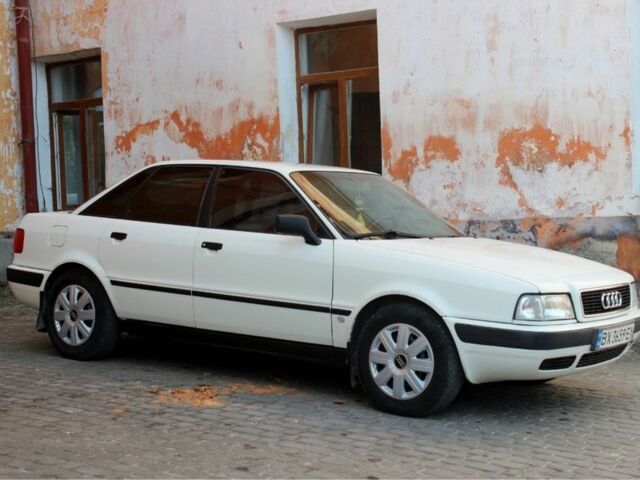 Белый Ауди 80, объемом двигателя 2 л и пробегом 300 тыс. км за 2258 $, фото 1 на Automoto.ua