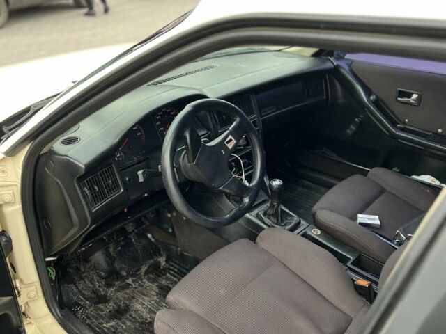 Бежевый Ауди 80, объемом двигателя 1.8 л и пробегом 245 тыс. км за 1700 $, фото 1 на Automoto.ua