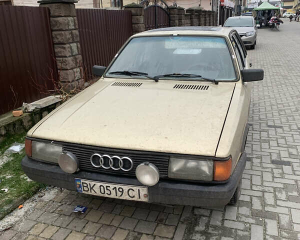 Бежевий Ауді 80, об'ємом двигуна 1.6 л та пробігом 365 тис. км за 750 $, фото 1 на Automoto.ua