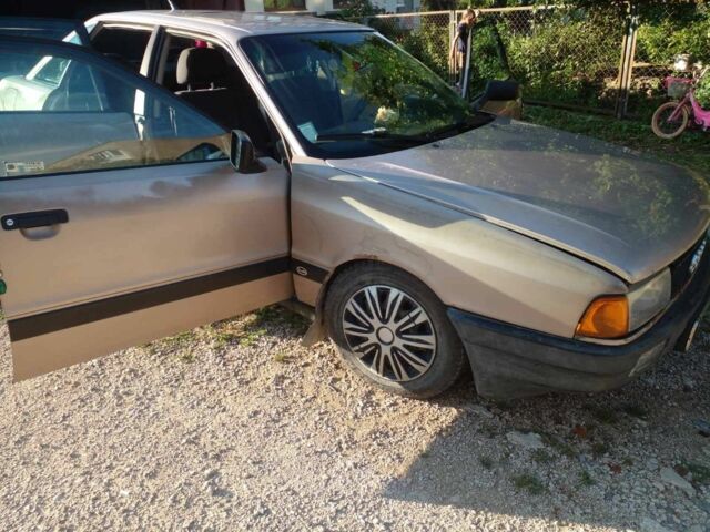 Бежевий Ауді 80, об'ємом двигуна 0 л та пробігом 200 тис. км за 1300 $, фото 1 на Automoto.ua