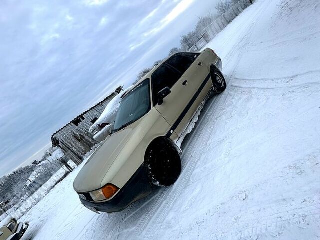 Бежевий Ауді 80, об'ємом двигуна 1.6 л та пробігом 123 тис. км за 1750 $, фото 1 на Automoto.ua