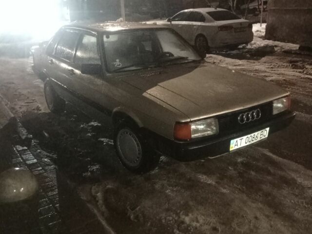 Бежевый Ауди 80, объемом двигателя 1.8 л и пробегом 300 тыс. км за 603 $, фото 1 на Automoto.ua