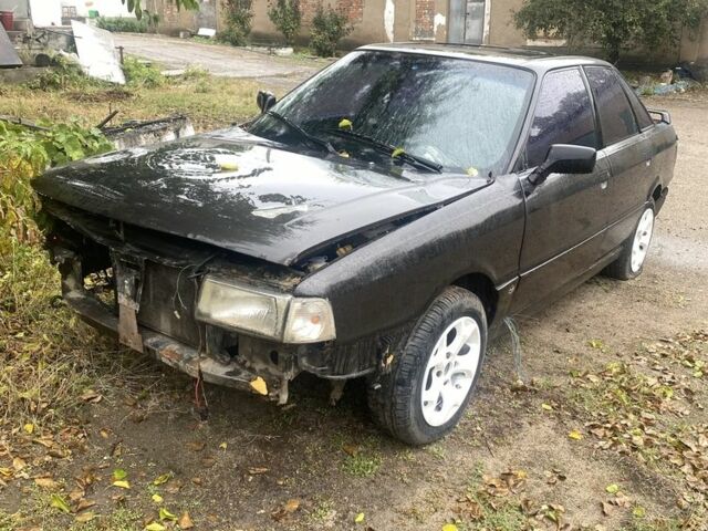 Черный Ауди 80, объемом двигателя 1.6 л и пробегом 700 тыс. км за 1200 $, фото 1 на Automoto.ua