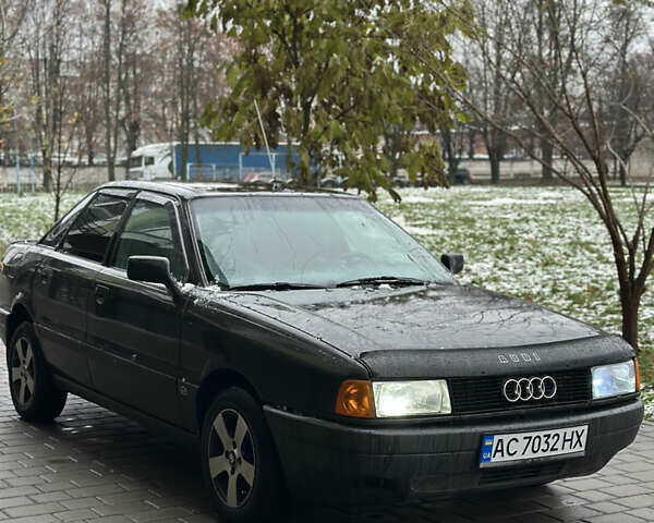 Черный Ауди 80, объемом двигателя 1.8 л и пробегом 602 тыс. км за 2200 $, фото 1 на Automoto.ua
