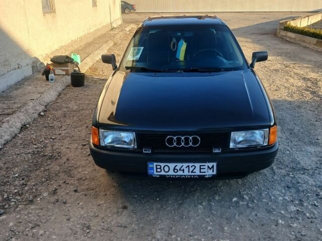 Черный Ауди 80, объемом двигателя 1.8 л и пробегом 250 тыс. км за 1700 $, фото 1 на Automoto.ua
