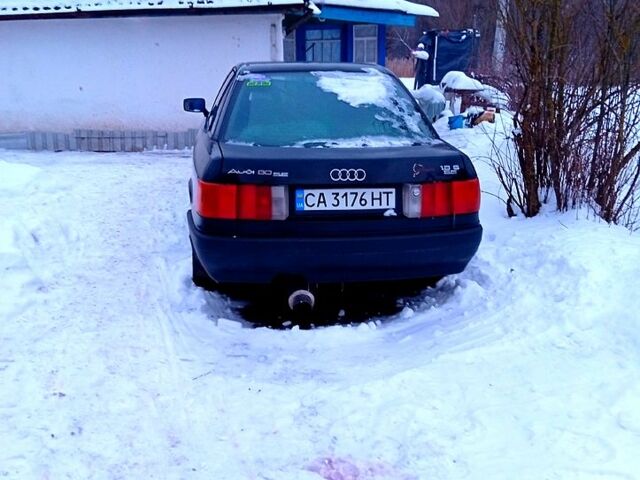 Черный Ауди 80, объемом двигателя 1.8 л и пробегом 230 тыс. км за 1000 $, фото 1 на Automoto.ua