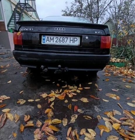 Черный Ауди 80, объемом двигателя 1.8 л и пробегом 400 тыс. км за 1000 $, фото 1 на Automoto.ua