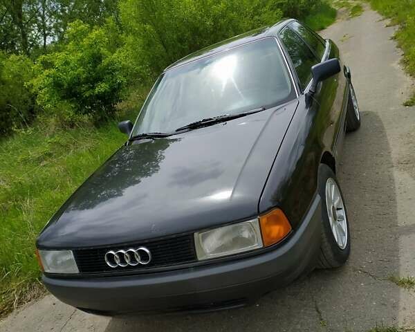 Черный Ауди 80, объемом двигателя 1.8 л и пробегом 320 тыс. км за 2500 $, фото 1 на Automoto.ua