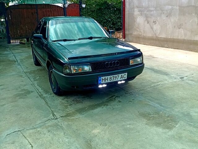 Черный Ауди 80, объемом двигателя 1.8 л и пробегом 280 тыс. км за 2800 $, фото 1 на Automoto.ua