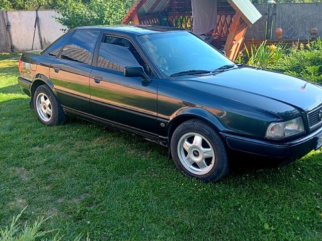 Черный Ауди 80, объемом двигателя 2 л и пробегом 202 тыс. км за 3200 $, фото 1 на Automoto.ua