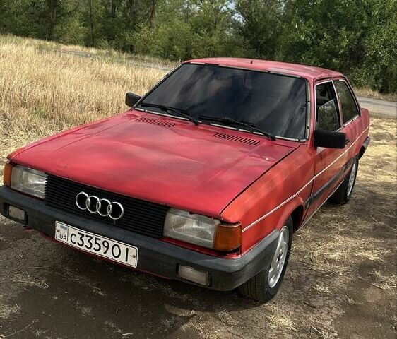 Красный Ауди 80, объемом двигателя 1.6 л и пробегом 236 тыс. км за 720 $, фото 1 на Automoto.ua