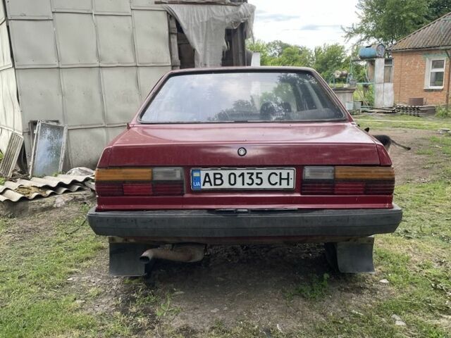 Красный Ауди 80, объемом двигателя 1.8 л и пробегом 300 тыс. км за 800 $, фото 1 на Automoto.ua