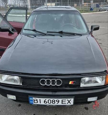 Красный Ауди 80, объемом двигателя 1.8 л и пробегом 185 тыс. км за 3100 $, фото 1 на Automoto.ua