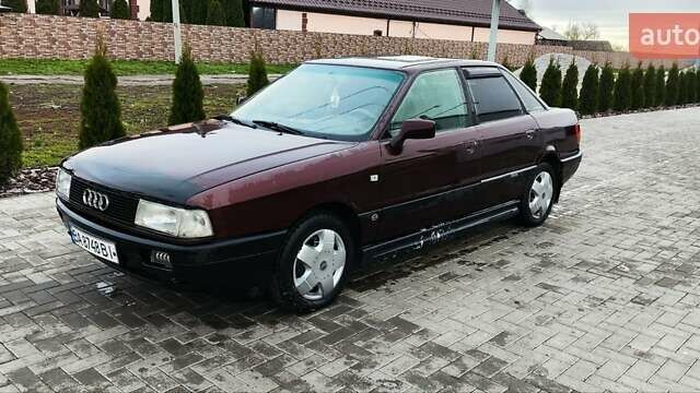 Красный Ауди 80, объемом двигателя 1.8 л и пробегом 281 тыс. км за 1500 $, фото 1 на Automoto.ua