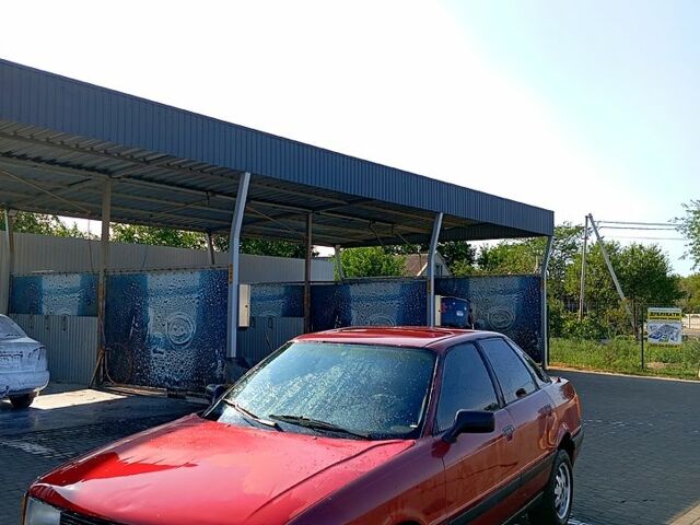 Красный Ауди 80, объемом двигателя 1.6 л и пробегом 50 тыс. км за 1300 $, фото 1 на Automoto.ua