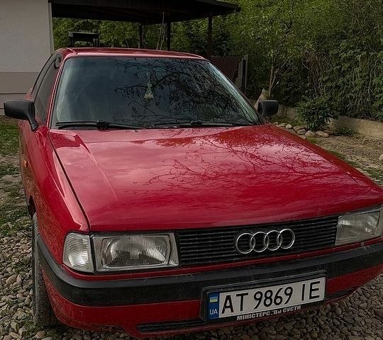 Красный Ауди 80, объемом двигателя 1.8 л и пробегом 386 тыс. км за 1800 $, фото 1 на Automoto.ua