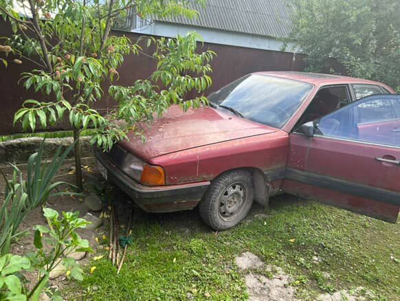 Червоний Ауді 80, об'ємом двигуна 2 л та пробігом 3 тис. км за 470 $, фото 1 на Automoto.ua