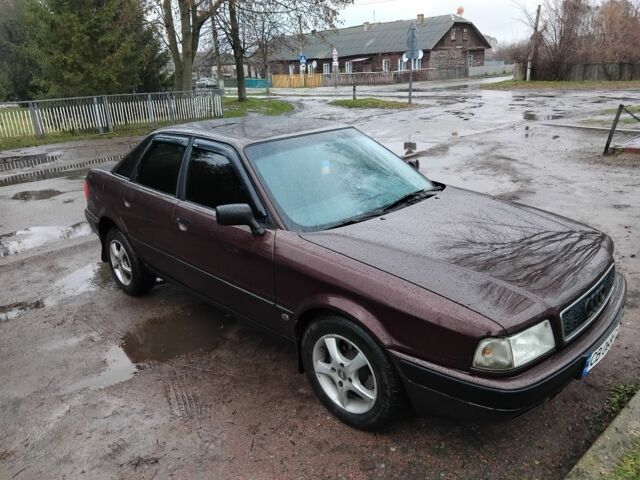 Красный Ауди 80, объемом двигателя 2 л и пробегом 530 тыс. км за 2361 $, фото 1 на Automoto.ua